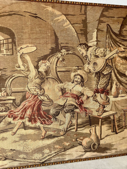 Antiguo tapiz con escenas