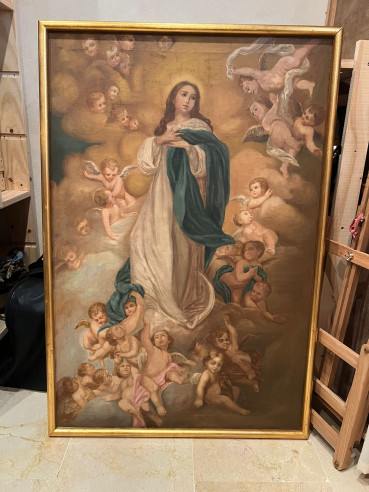 Bonita Inmaculada pintada sobre óleo con abundantes ángeles