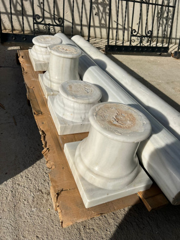 Pareja de columnas en mármol blanco macael