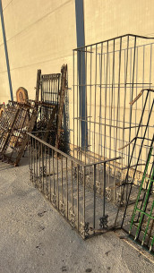 Reja y balconera compañera en hierro. 2