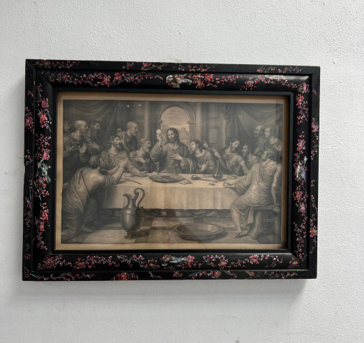 Antigua litografía de la Santa Cena, con marco con incrustaciones en Nácar.