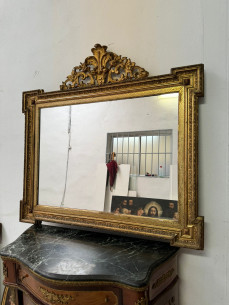 Elegante espejo en madera con penacho. 2