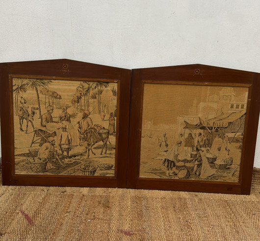 Conjunto de 3 tapices con escenas.