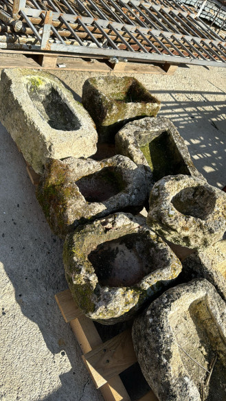 Piletas de diferentes tamaños y formas.