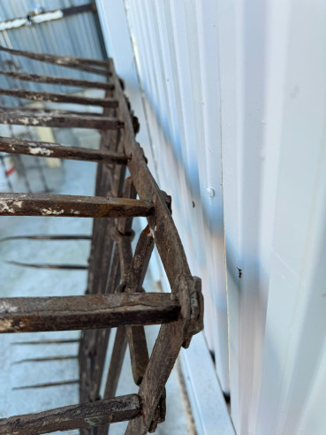 Preciosa reja de convento hecha a fragua.