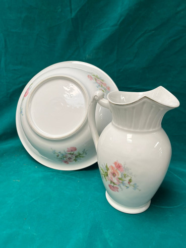 Conjunto de palangana y jarra, con filos...