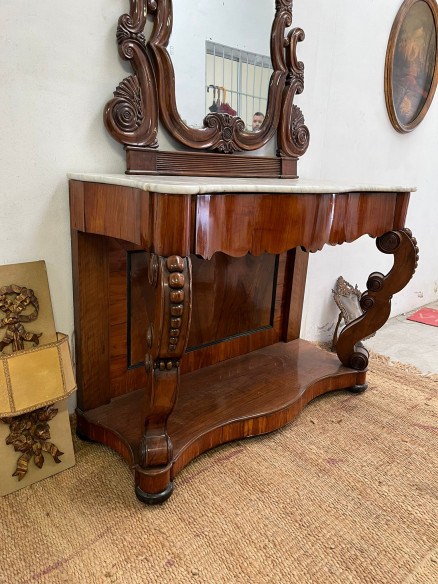 Conjunto fernandina de consola con espejo en caoba, (hacia 1860).