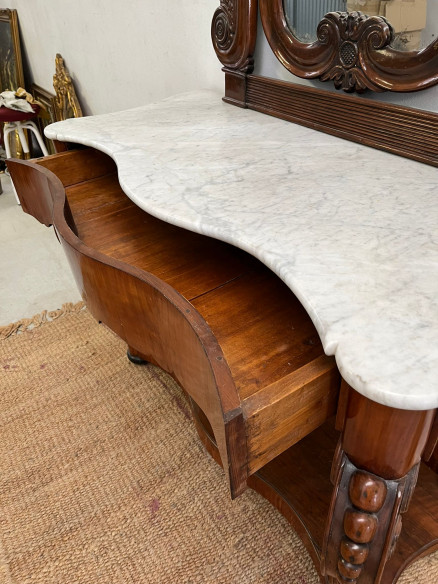 Conjunto fernandina de consola con espejo en caoba, (hacia 1860).