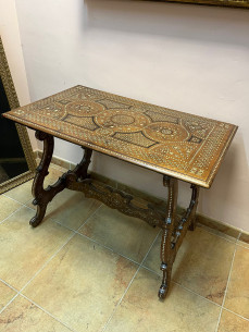 Mesa de taracea XVIII.