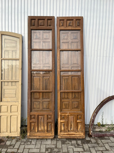 Pareja de puertas balconeras.