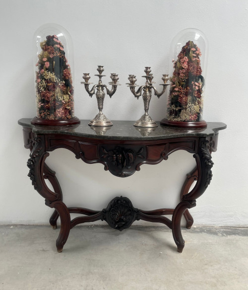 Elegante consola isabelina en madera de palo santo, con bonita tapa de mármol.