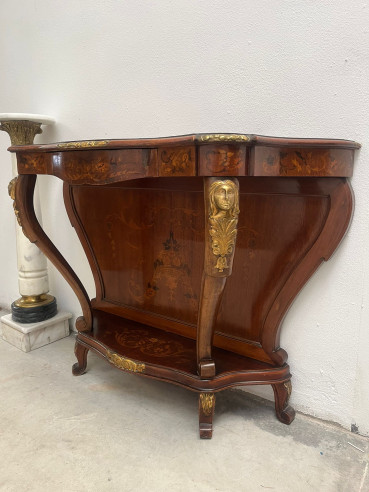 Bonita consola con marquetería, escenas...