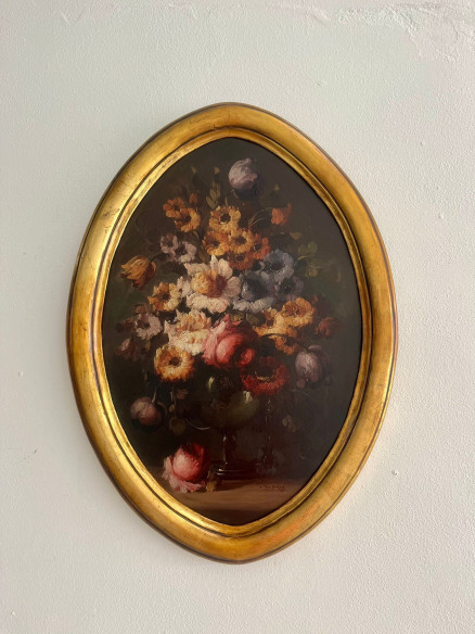 Jarrón floral pintado en óleo sobre tabla, por el pintor sevillano José Palomar.