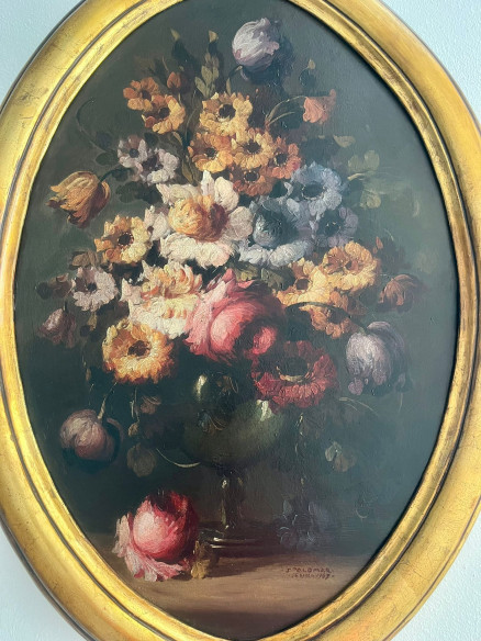 Jarrón floral pintado en óleo sobre tabla, por el pintor sevillano José Palomar.