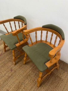 Pareja de sillas en madera de haya. 2