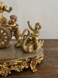 Reloj de cuerda, dorado en oro al mercurio con base de... 2