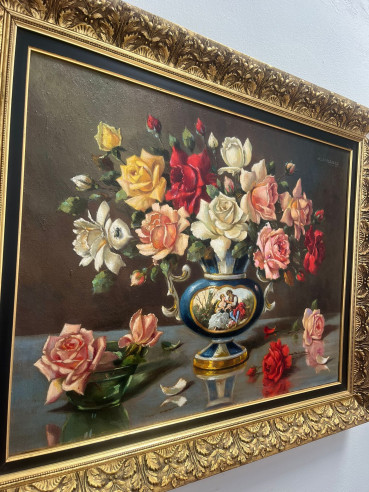 Elegante pintura con motivos florales y escena...