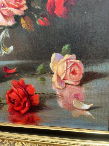 Elegante pintura con motivos florales y escena...