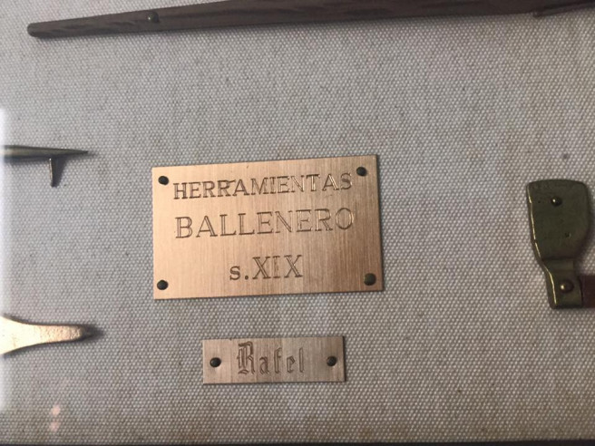 Curioso cuadro con herramientas