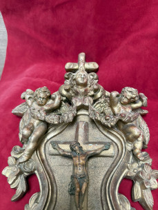 Pequeño retablo para oratorio particular tallado en... 2