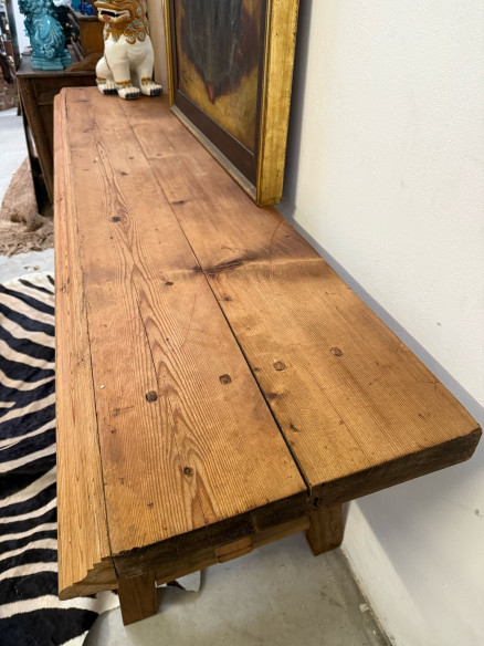 Consola de gran tamaño.