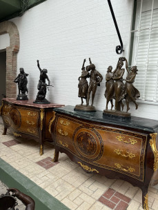 Pareja cómodas Luis XV en marquetería y decoraciones en...