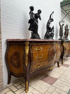 Pareja cómodas Luis XV en marquetería y decoraciones en... 2