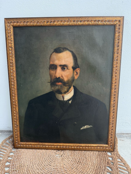 Bonito retrato firmado por el pintor Rodríguez de Losada.