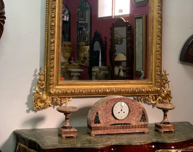 Reloj con guarnición art-deco