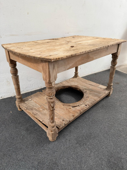 Mesa camilla rústica en madera XIX.