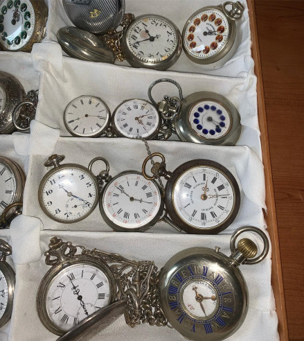 Colección de 40 relojes de bolsillo