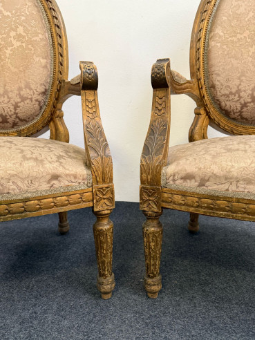 Pareja de sillones estilo Luis XV.