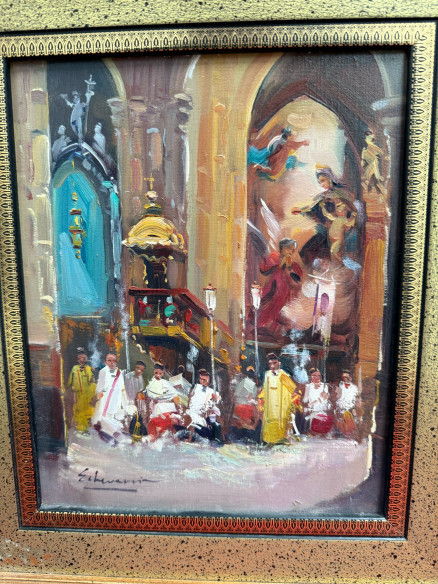 Retablo con grandes arcos arquitectónicos de la iglesia, con ángeles, sacerdotes, monaguillos y obispos.