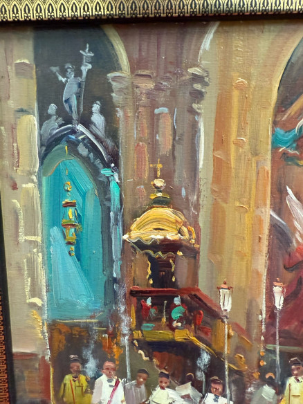 Retablo con grandes arcos arquitectónicos de la iglesia, con ángeles, sacerdotes, monaguillos y obispos.