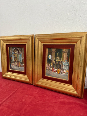 Pareja de cuadros retablos con grandes arcos arquitectónicos de la iglesia, con ángeles, sacerdotes, monaguillos y obispos.