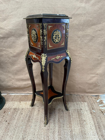 Pedestal estilo imperio con maderas combinadas en 2 colores,
