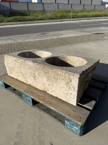 Fantástico fregadero o bebedero de 2 senos en piedra blanca.