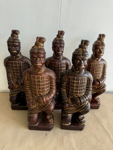 Estatuas de guerreros chinos en terracota.