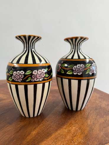 Pareja de jarrones art decó.