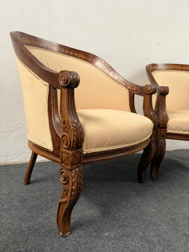 Elegante pareja de butacas o sillones con...