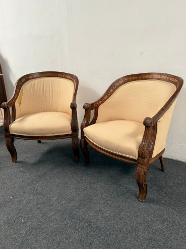 Elegante pareja de butacas o sillones con...