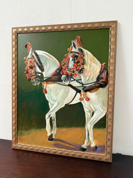 Pareja de caballos blancos al enganche,