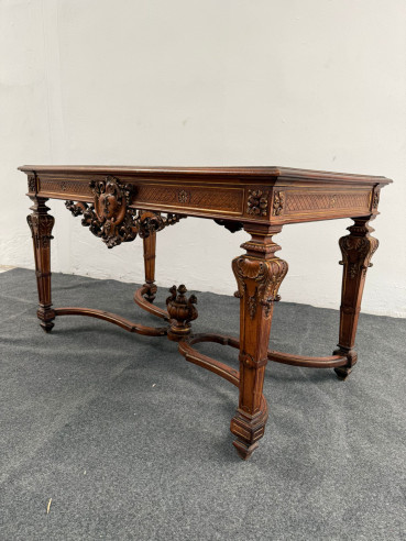 Fantástica mesa francesa estilo Luis XV.