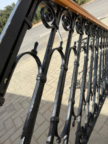 Baranda de escalera hecha a fragua con...