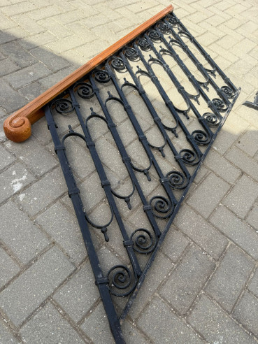 Baranda de escalera hecha a fragua con...