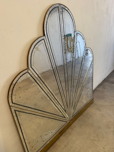 Gran espejo mosaico estilo art-decó con forma...