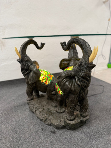 Bonita mesa baja central, iluminada, tipo...