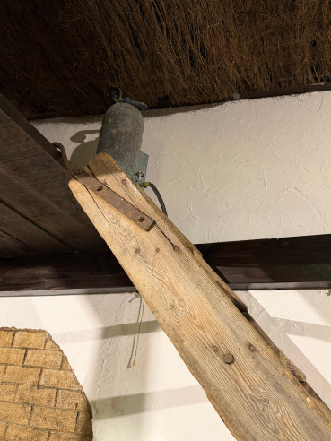 Antigua escalera de madera.