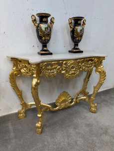Consola dorada 2