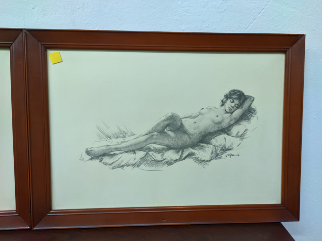 Pareja de láminas pintadas a carboncillo